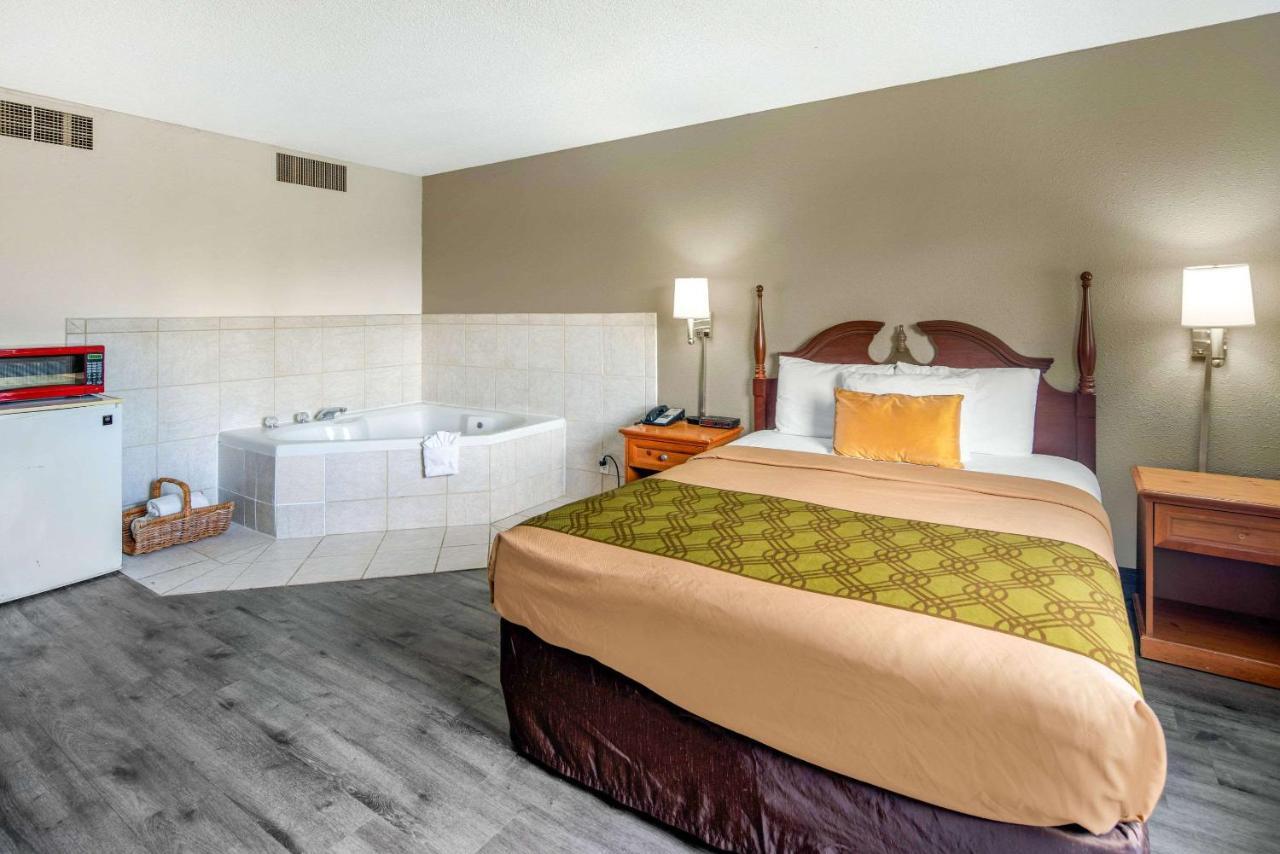 Econo Lodge & Suites Spokane Exterior photo